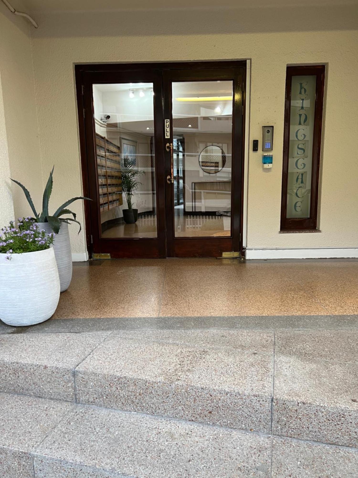 شقة Sea Point Kingsgate No 10 كيب تاون المظهر الخارجي الصورة